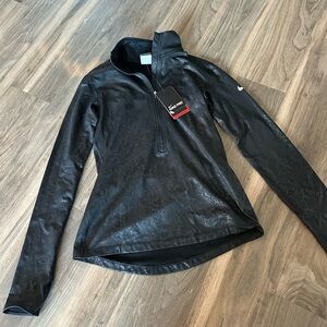 NWT Women’s Nike Training Top